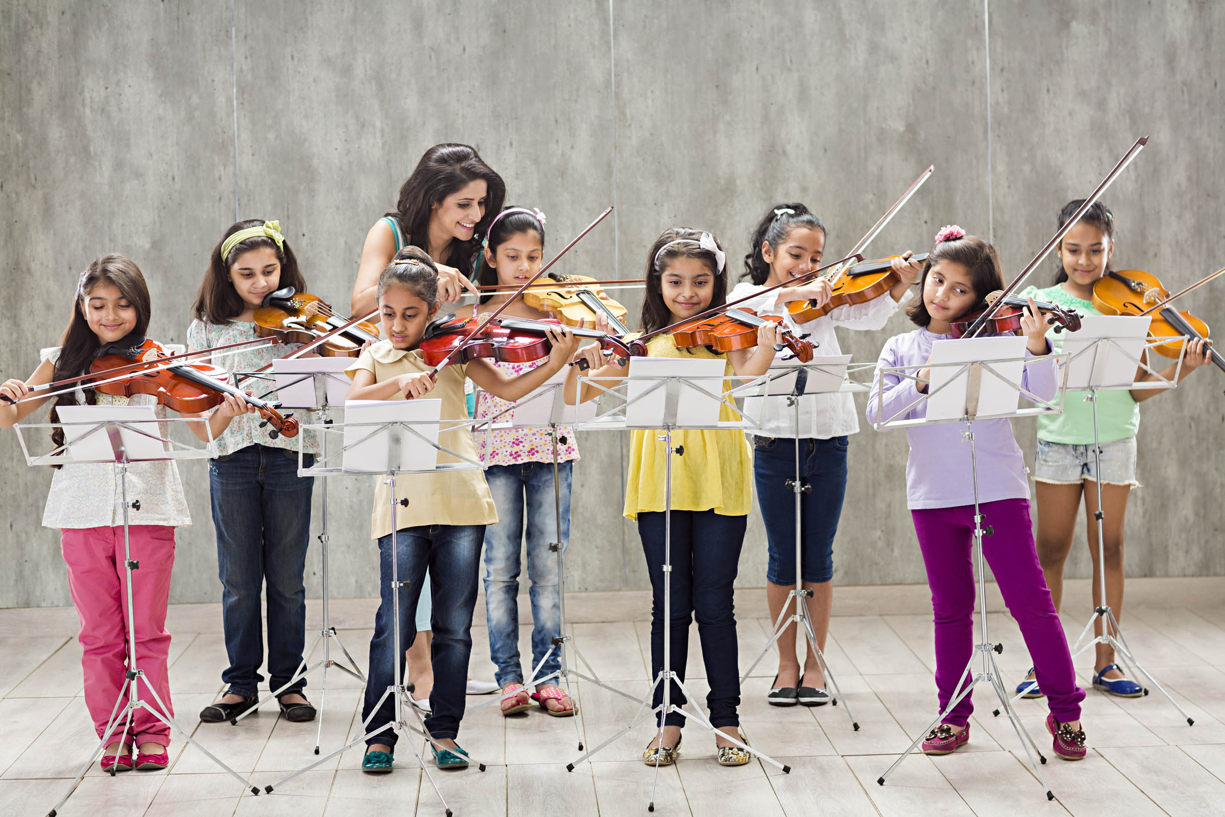 Balancing Private Lessons and Group Classes: Tips for Music Schools